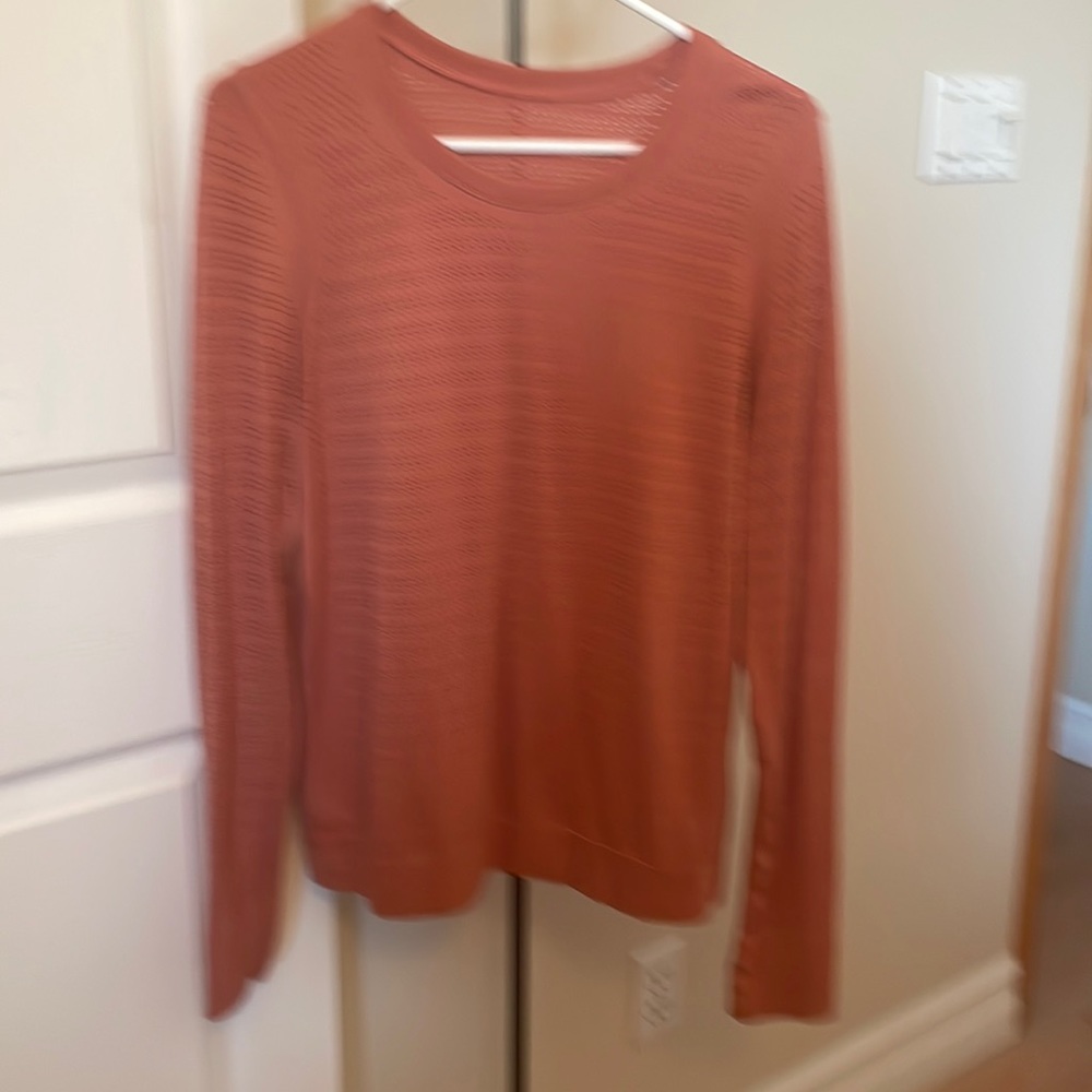 Lululemon perforated top